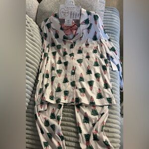 Tahari viral pink christmas tree bow matching pajama set adult large
